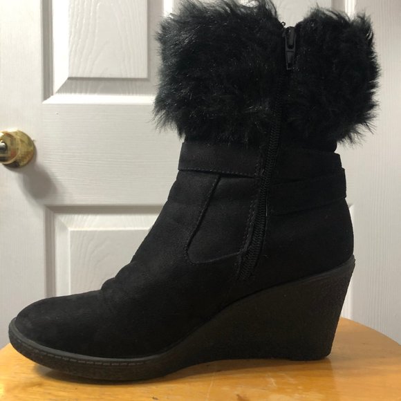 Lexi & Abbie black wedge heel ankle boots with faux fur, ladies' size 7 - Picture 3 of 9